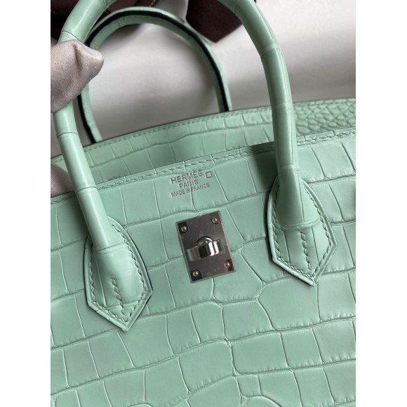 H**mes birkin 25 retourne handmade bag in vert d'eau matte alligator leather