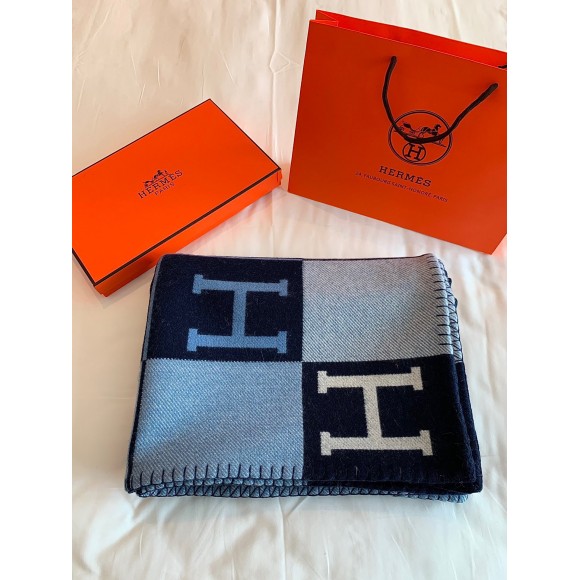 H**mes avalon iii throw blanket in blue wool and cashmere