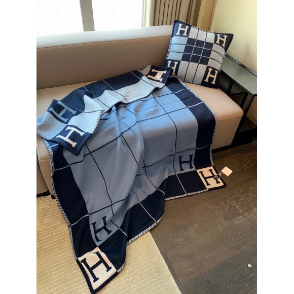 H**mes avalon iii throw blanket in blue wool and cashmere