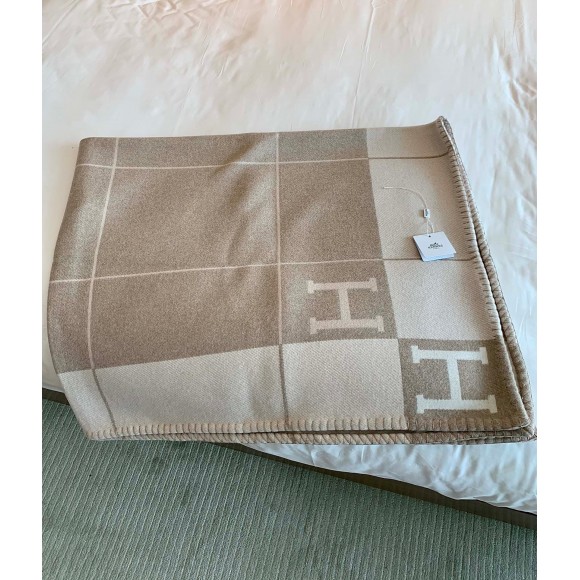 H**mes avalon iii throw blanket in beige wool and cashmere