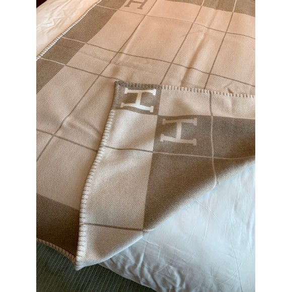 H**mes avalon iii throw blanket in beige wool and cashmere