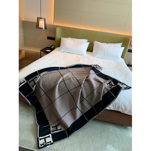 H**mes avalon iii throw blanket in black wool and cashmere