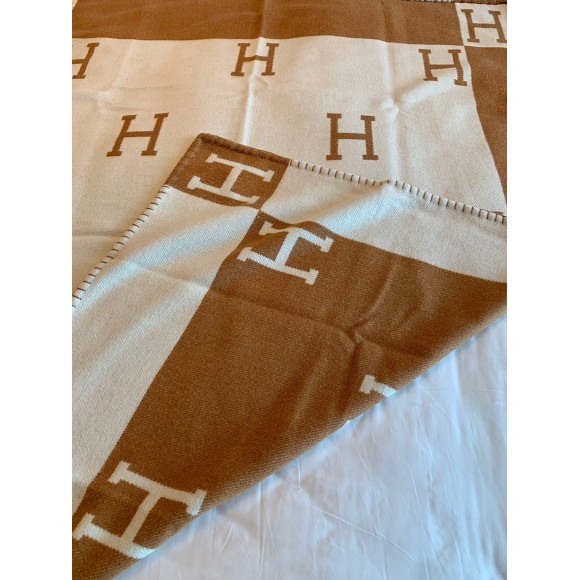 H**mes avalon throw blanket in camel wool and cashmere