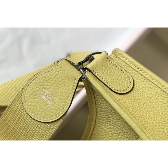 H**mes evelyne iii 29 bag in jaune poussin clemence leather