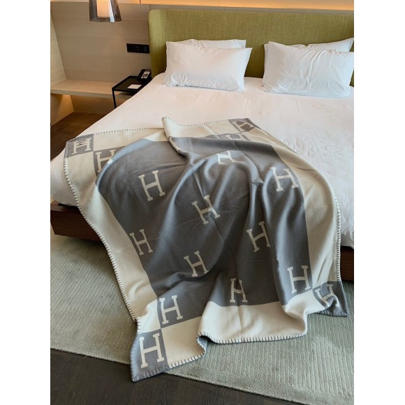 H**mes avalon throw blanket in grey wool and cashmere