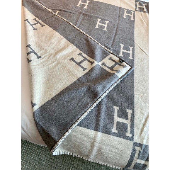 H**mes avalon throw blanket in grey wool and cashmere