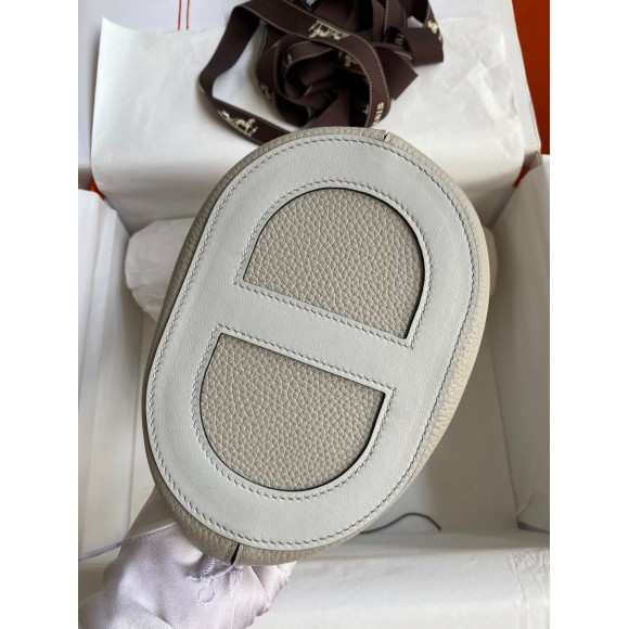 H**mes in the loop 18 handmade bag in pearl grey clemence leather