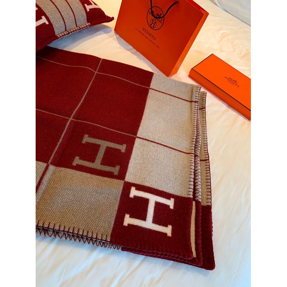 H**mes avalon iii throw blanket in red wool and cashmere