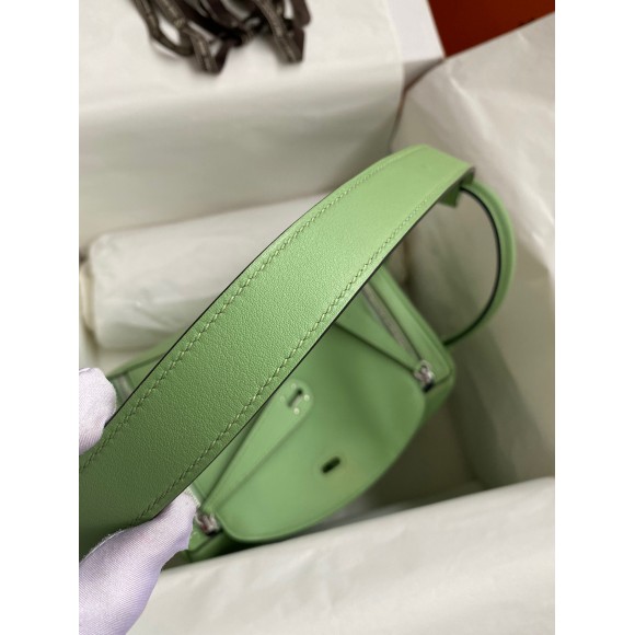 Hermes Lindy 26 Handmade Bag In Vert Cypres Swift Calfskin Hermes Lindy 26 Handmade Bag In Vert Cypres Swift Calfskin