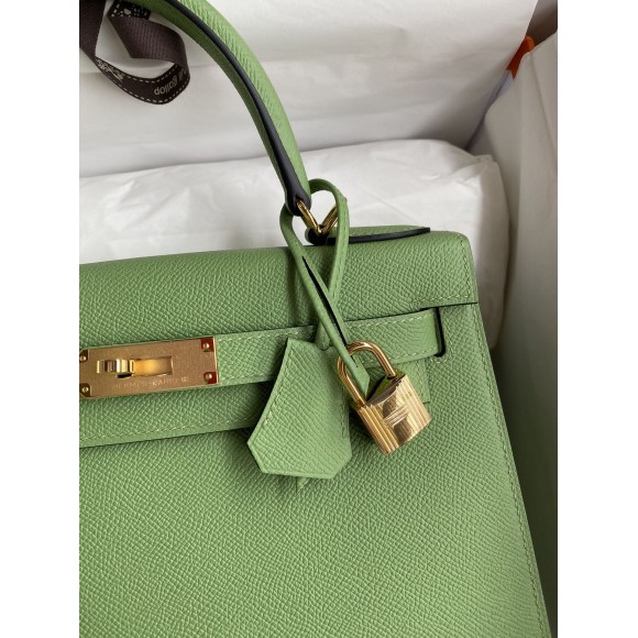 H**mes kelly sellier 28 handmade bag in vert criquet epsom calfskin