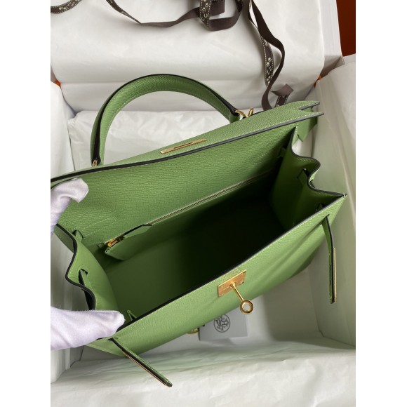 H**mes kelly sellier 28 handmade bag in vert criquet epsom calfskin