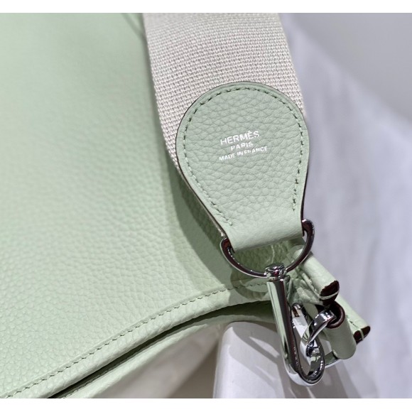 H**mes evelyne iii 29 bag in vert fizz clemence leather