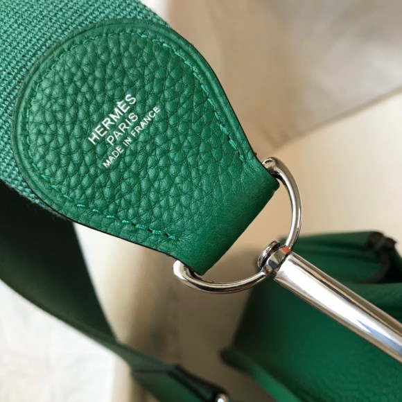 H**mes evelyne iii 29 bag in vert vertigo clemence leather