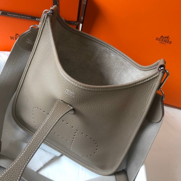 H**mes evelyne iii 29 bag in taupe clemence leather