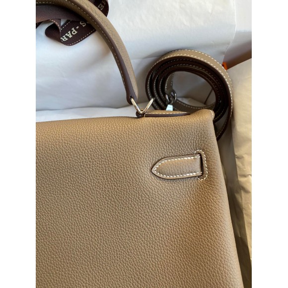 H**mes kelly retourne 32 handmade bag in taupe clemence leather