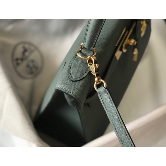 H**mes kelly 28cm sellier bag in vert amande epsom calfskin ghw