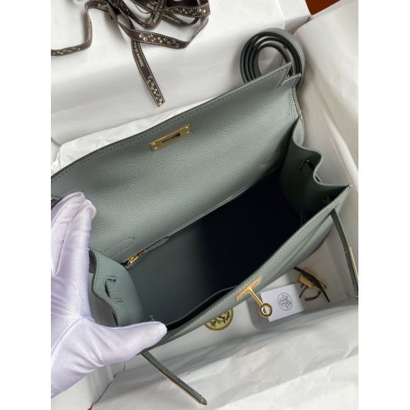 H**mes kelly sellier 28 handmade bag in vert amande epsom calfskin