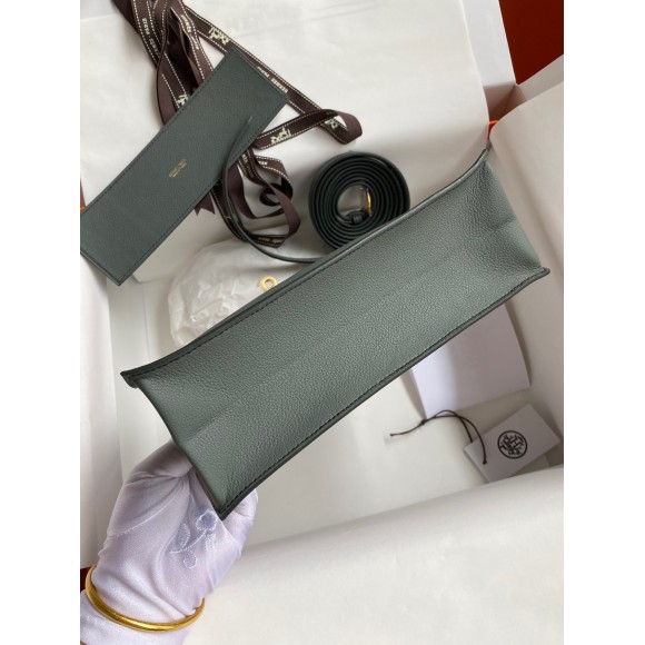 H**mes kelly danse ii bag in vert amande evercolor calfskin