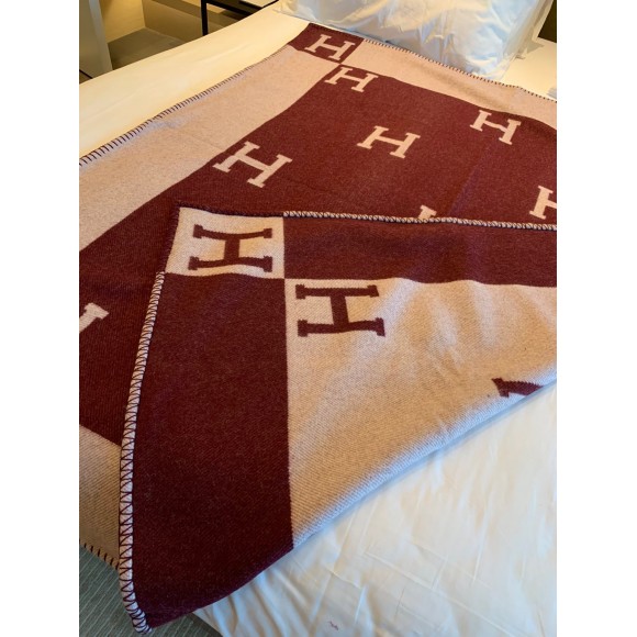 H**mes avalon throw blanket in fuchsia wool and cashmere