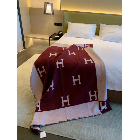 H**mes avalon throw blanket in fuchsia wool and cashmere