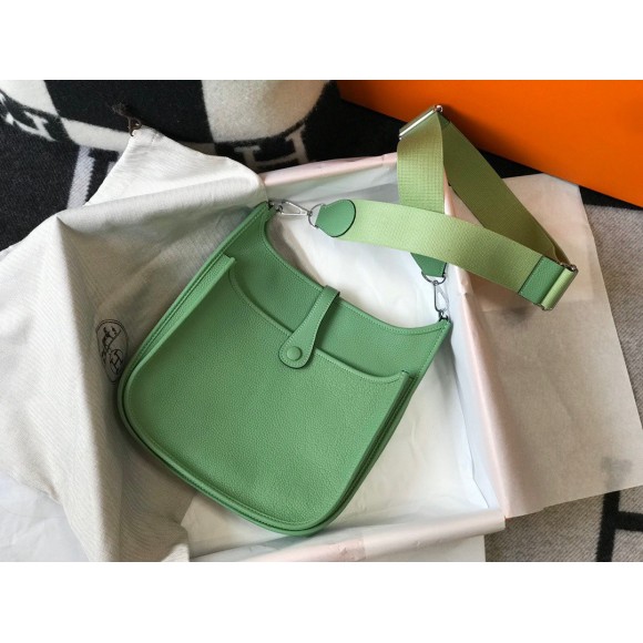 H**mes evelyne iii 29 bag in vert criquet clemence leather