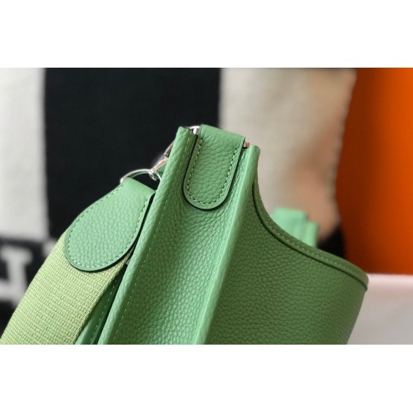 H**mes evelyne iii 29 bag in vert criquet clemence leather