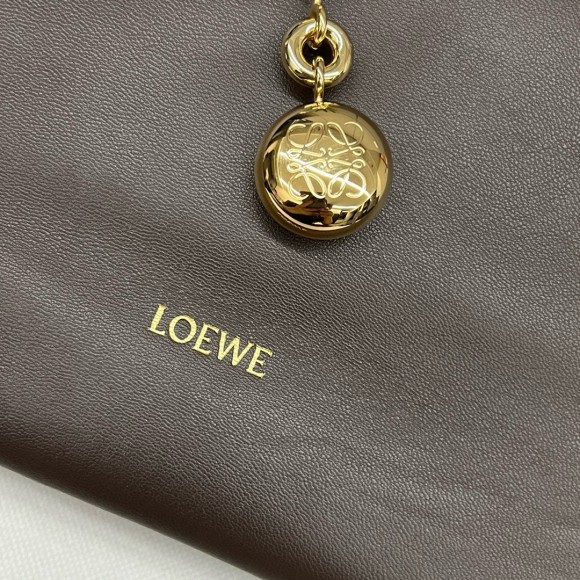 Loewe Small Squeeze Bag in Chocolate Nappa Lambskin Loewe Small Squeeze Bag in Chocolate Nappa Lambskin