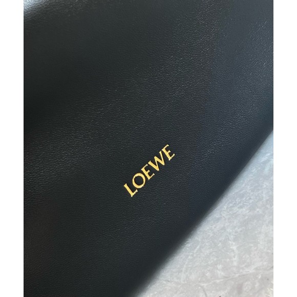 Loewe Medium Squeeze Bag in Black Nappa Lambskin Loewe Medium Squeeze Bag in Black Nappa Lambskin