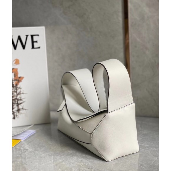 Loewe Puzzle Hobo Bag In White Nappa Calfskin Loewe Puzzle Hobo Bag In White Nappa Calfskin