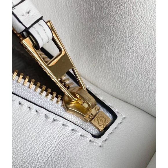 Loewe Puzzle Hobo Bag In White Nappa Calfskin Loewe Puzzle Hobo Bag In White Nappa Calfskin
