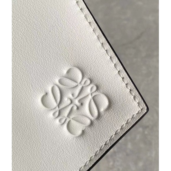 Loewe Puzzle Hobo Bag In White Nappa Calfskin Loewe Puzzle Hobo Bag In White Nappa Calfskin