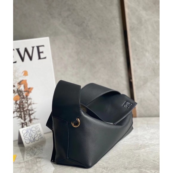 Loewe Puzzle Hobo Bag In Black Nappa Calfskin Loewe Puzzle Hobo Bag In Black Nappa Calfskin