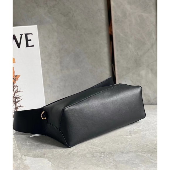 Loewe Puzzle Hobo Bag In Black Nappa Calfskin Loewe Puzzle Hobo Bag In Black Nappa Calfskin