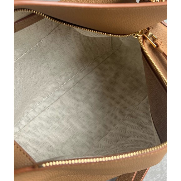 Loewe Puzzle Medium Bag In Toffee Grained Calfskin Loewe Puzzle Medium Bag In Toffee Grained Calfskin