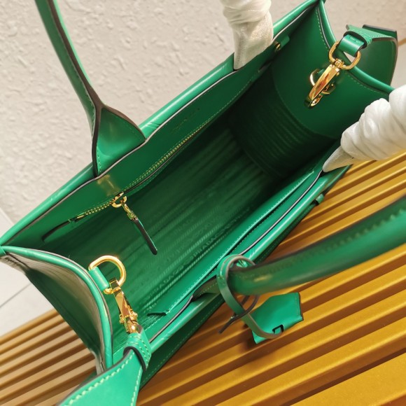 Pra*a symbole small bag with topstitching in green leather