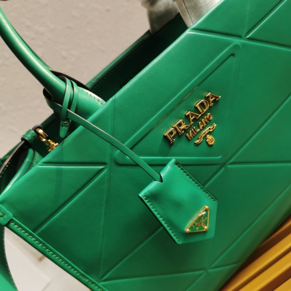 Pra*a symbole small bag with topstitching in green leather