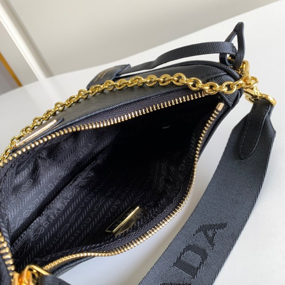 Prada Re-Edition 2005 Shoulder Bag In Black Saffiano Leather Prada Re-Edition 2005 Shoulder Bag In Black Saffiano Leather