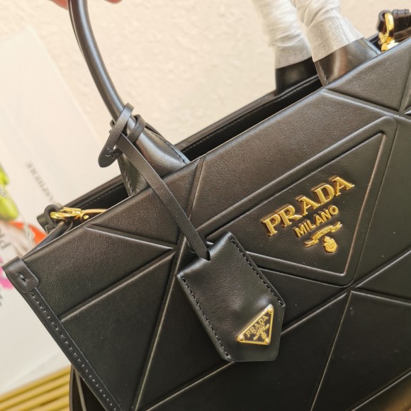 Pra*a symbole small bag with topstitching in black leather