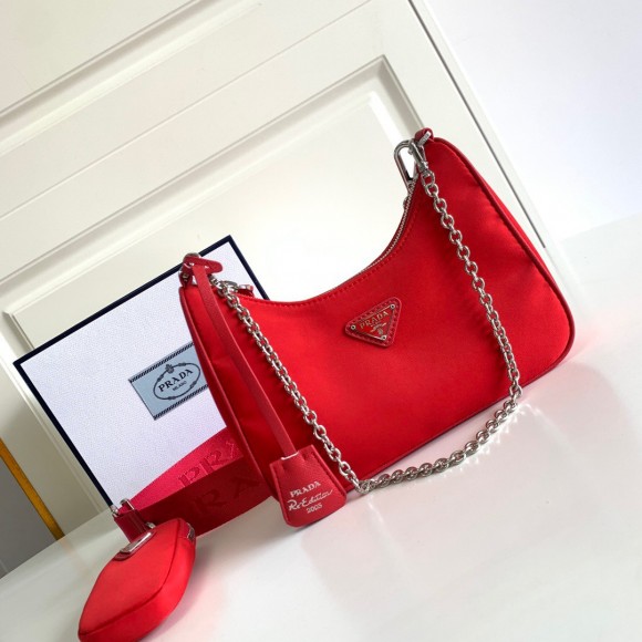 Prada Re-Edition 2005 Shoulder Bag In Red Re-Nylon Prada Re-Edition 2005 Shoulder Bag In Red Re-Nylon