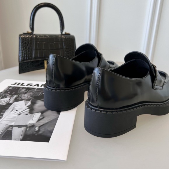 Prada Women's Loafers In Black Brushed Leather Prada Women's Loafers In Black Brushed Leather