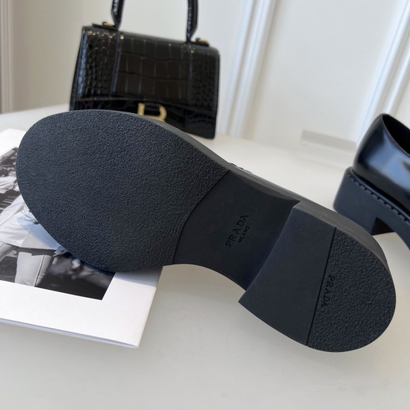 Prada Women's Loafers In Black Brushed Leather Prada Women's Loafers In Black Brushed Leather