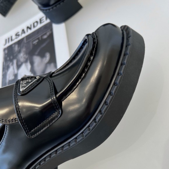 Prada Women's Loafers In Black Brushed Leather Prada Women's Loafers In Black Brushed Leather