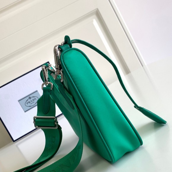 Prada Re-Edition 2005 Shoulder Bag In Green Re-Nylon Prada Re-Edition 2005 Shoulder Bag In Green Re-Nylon