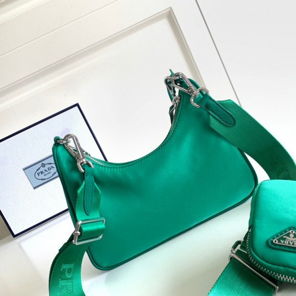 Prada Re-Edition 2005 Shoulder Bag In Green Re-Nylon Prada Re-Edition 2005 Shoulder Bag In Green Re-Nylon