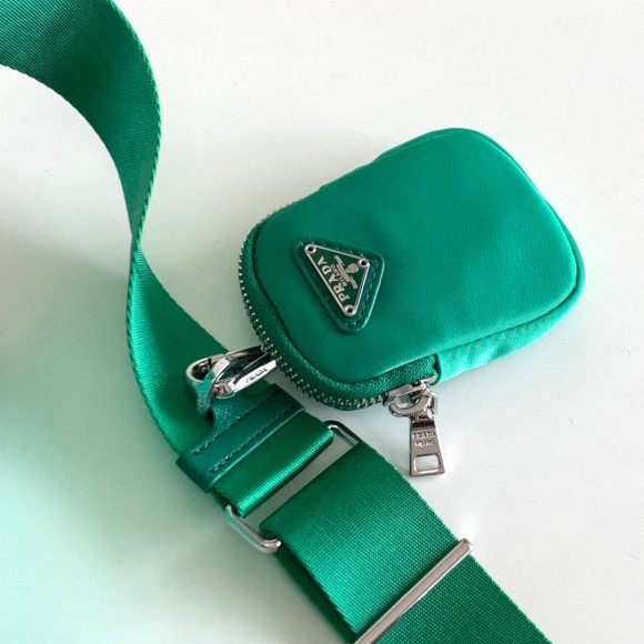 Prada Re-Edition 2005 Shoulder Bag In Green Re-Nylon Prada Re-Edition 2005 Shoulder Bag In Green Re-Nylon