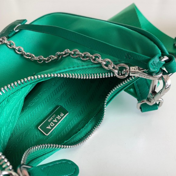 Prada Re-Edition 2005 Shoulder Bag In Green Re-Nylon Prada Re-Edition 2005 Shoulder Bag In Green Re-Nylon