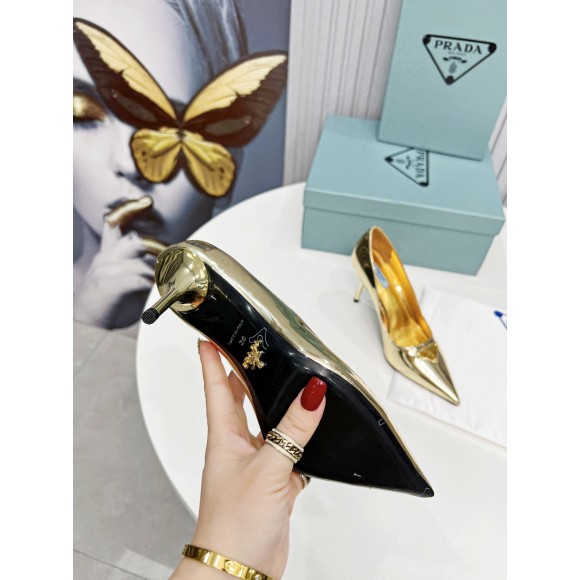 Prada Pumps 85mm In Gold Metallic Leather Prada Pumps 85mm In Gold Metallic Leather