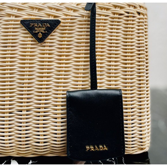 Pra*a tote bag in wicker and black canvas