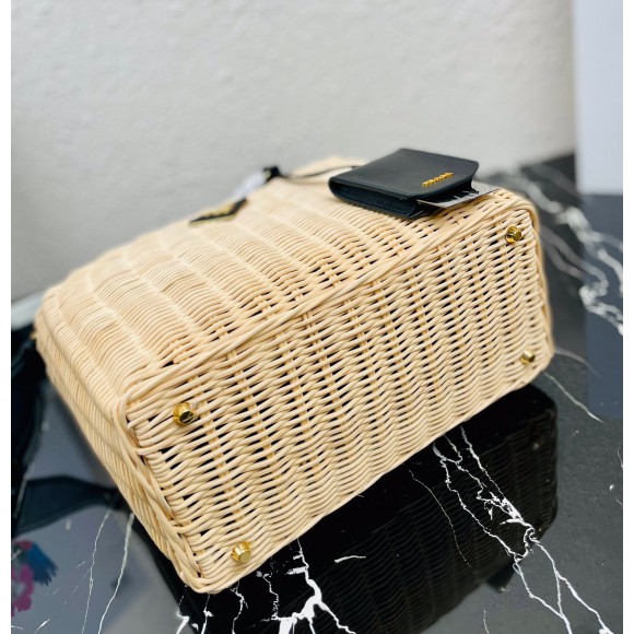 Pra*a tote bag in wicker and black canvas