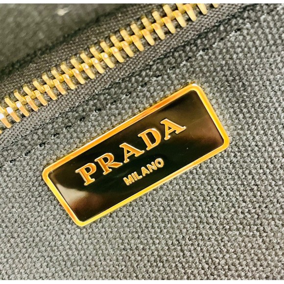 Pra*a tote bag in wicker and black canvas